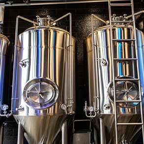 今天啤酒设备品牌厂家来聊一下使用发酵罐的优点